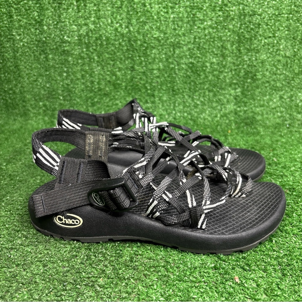 Chaco Women's Scatter Black &‎ White Classic Sandal Size 6